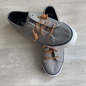 Women’s canvas Sperry Shors